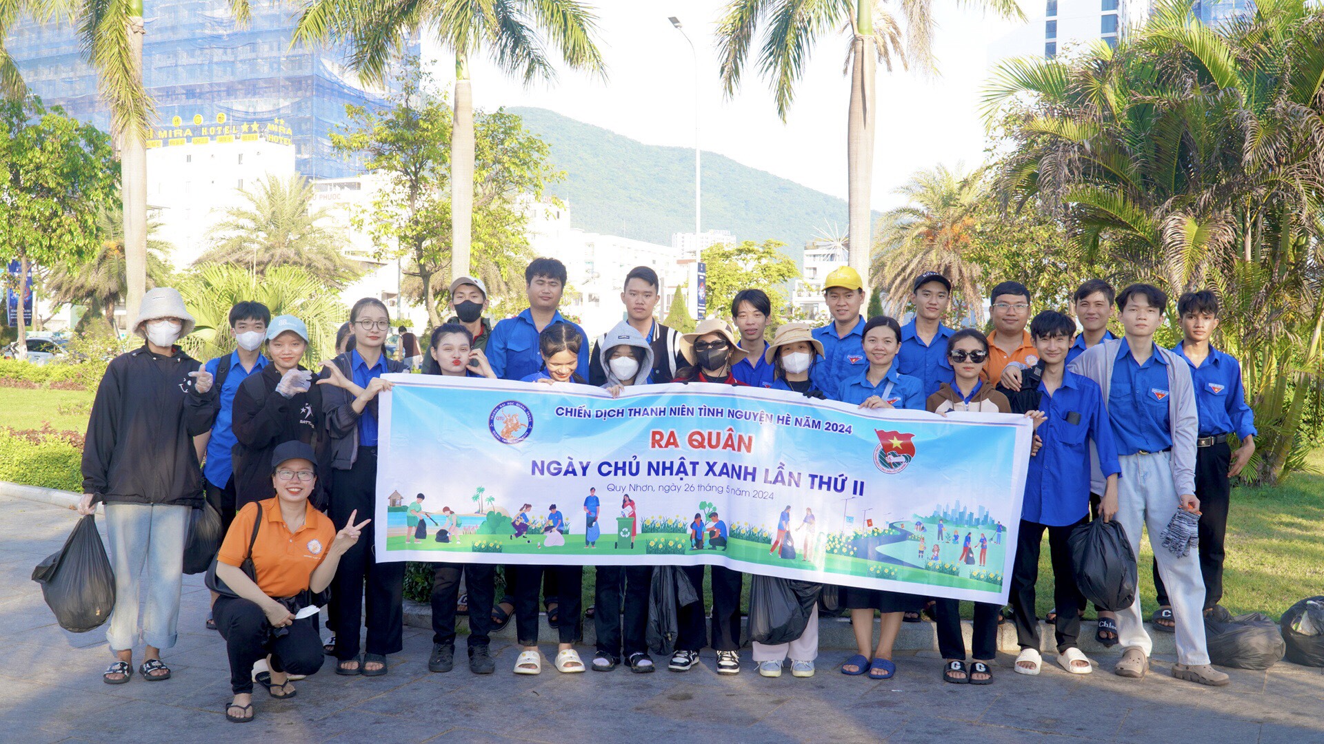 Chương trình "Ngày Chủ nhật xanh lần thứ II" chung tay làm sạch bãi biển Quy Nhơn 7 Đoàn Trường ĐH Quang Trung, Ngày Chủ nhật xanh,