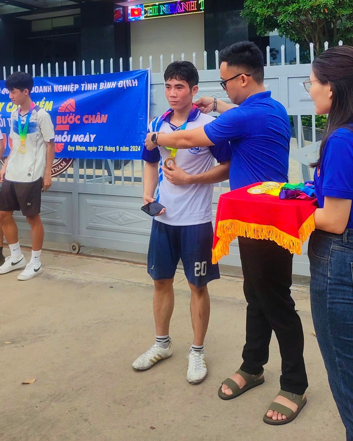 Hưởng ứng chương trình "Mỗi thanh niên 10.000 bước chân mỗi ngày" 3 Hưởng ứng chương trình Mỗi thanh niên 10.000 bước chân mỗi ngày