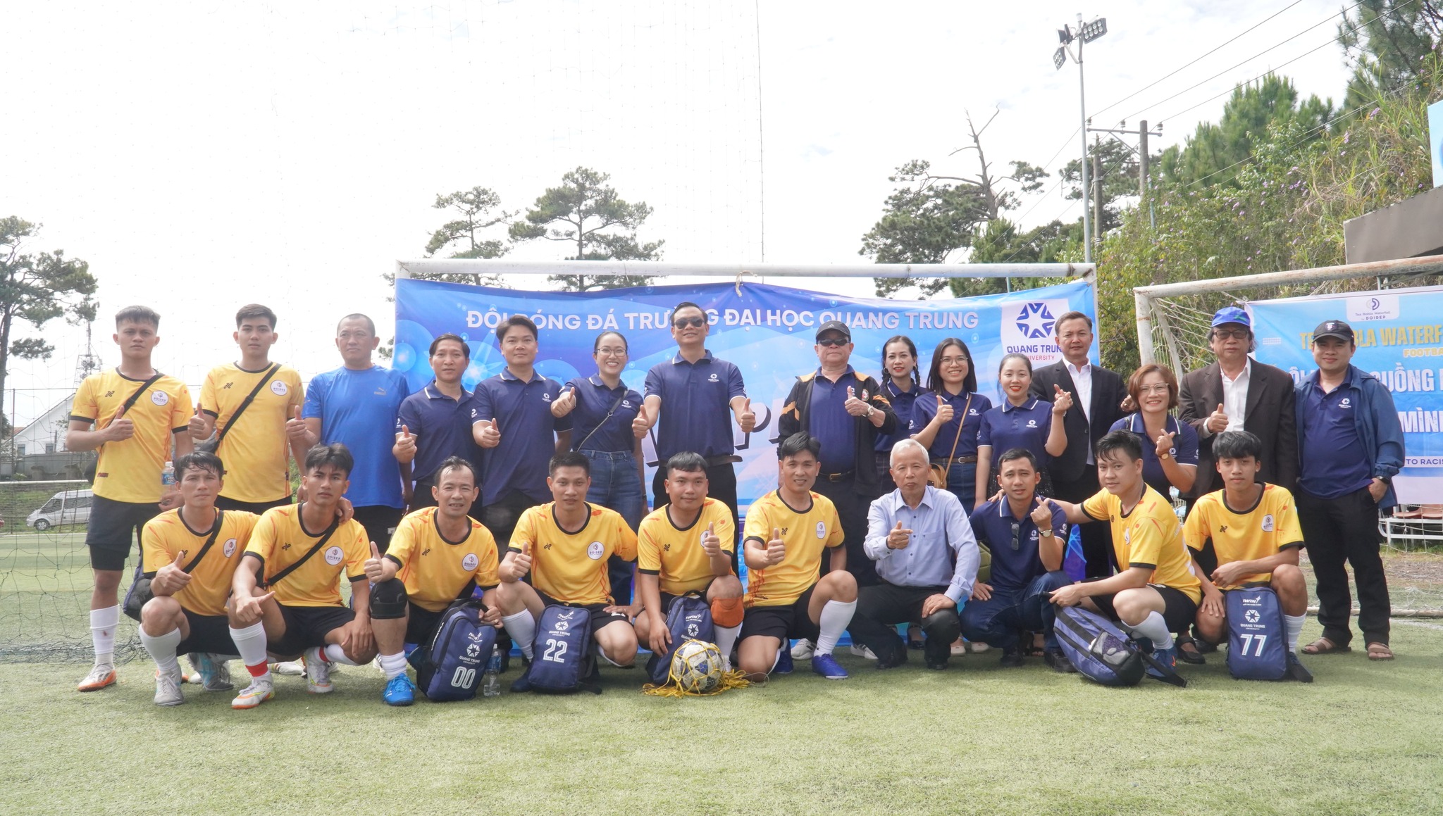 31 Sandals Cup