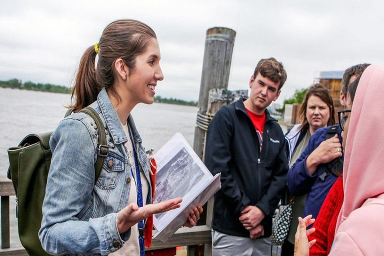 nganh quan trị du lich lu hanh la gi?