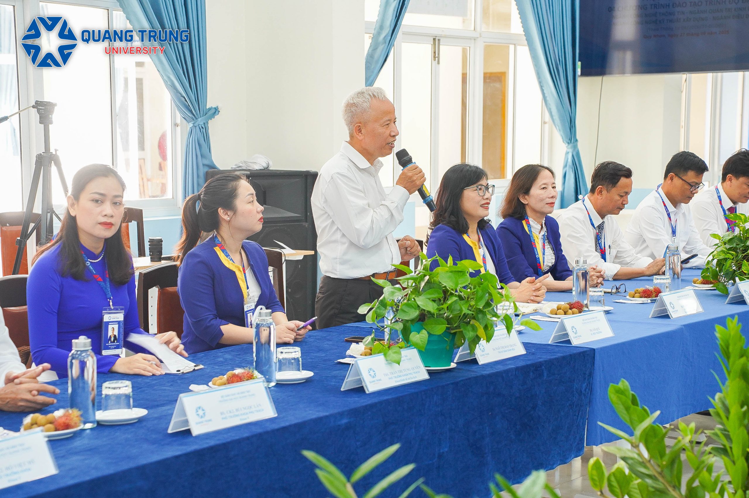 Trường Đại học Quang Trung tổ chức Khảo sát sơ bộ phục vụ đánh giá ngoài 04 chương trình đào tạo trình độ đại học 2 TS. Võ Quế phát biểu chào mừng Đoàn khảo sát và giới thiệu về Trường.