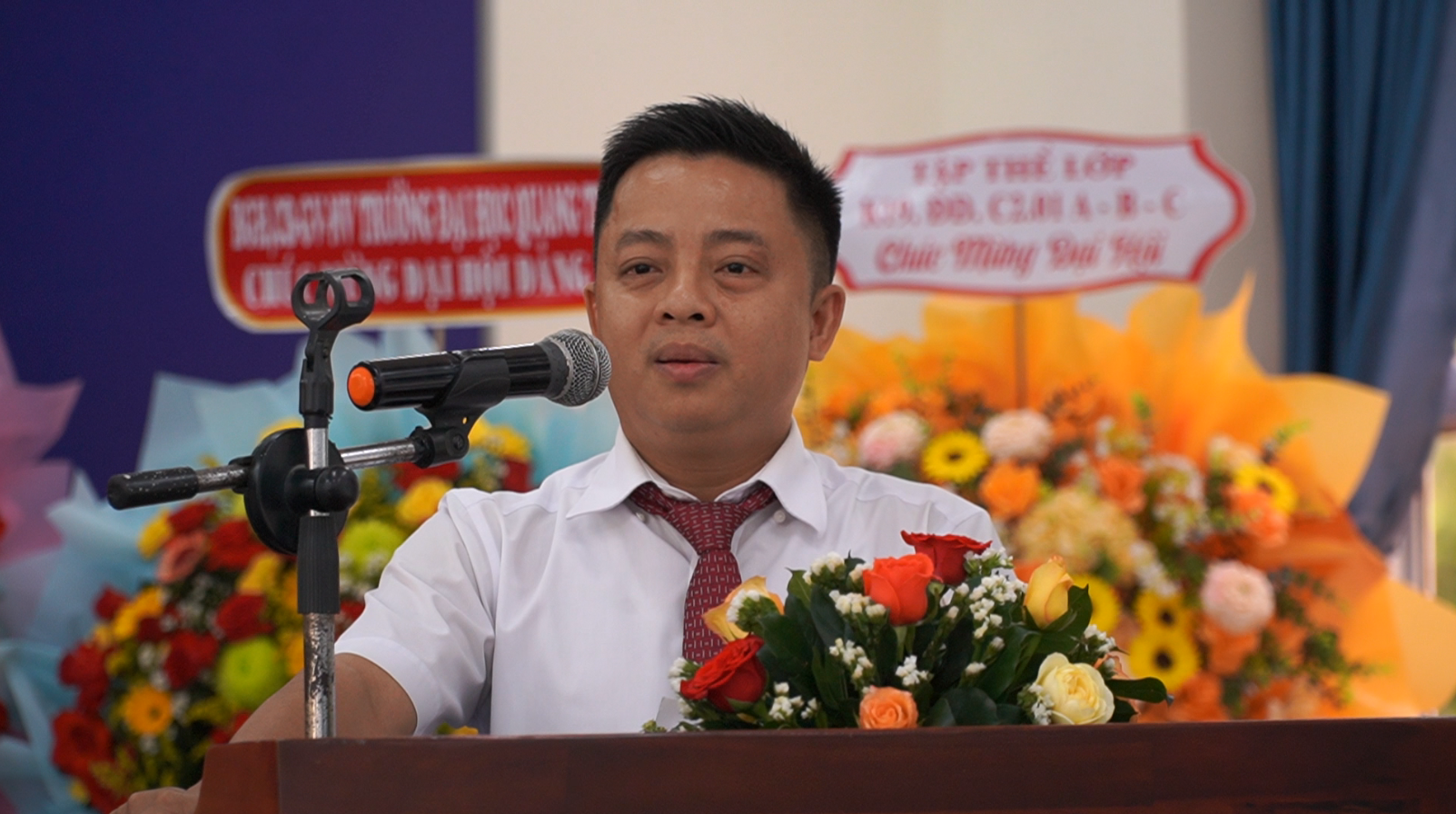 Phát huy trí tuệ, đoàn kết – Đại hội Đảng bộ Trường Đại học Quang Trung lần thứ V thành công rực rỡ, mở ra chặng đường phát triển mới 2 Đại hội Đảng bộ 2025