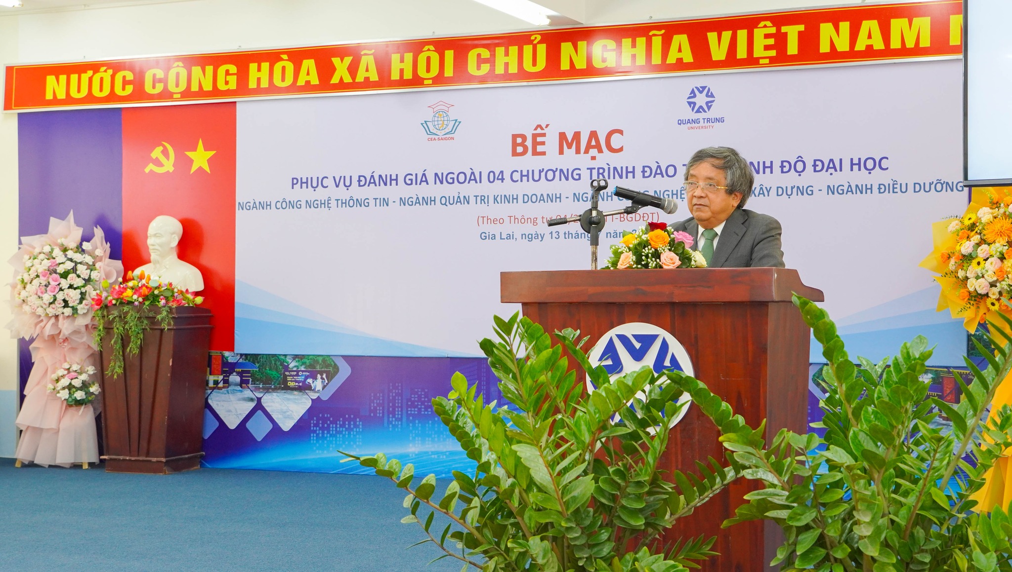 Lễ bế mạc đánh giá ngoài tại QTUni: Dấu ấn cho chất lượng giáo dục 4 518274678 1140260551456989 5483126026545020599 N