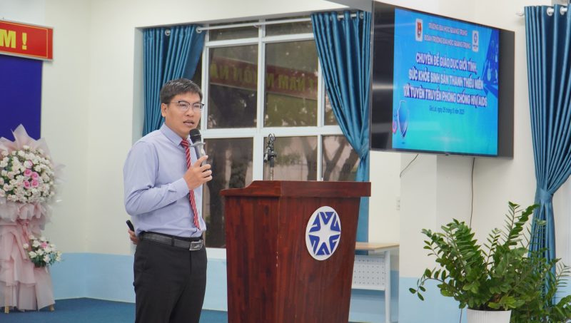 Chuyên đề Giáo dục giới tính, sức khỏe sinh sản thanh thiếu niên và tuyên truyền phòng chống HIV/AIDS 53 Dsc08949