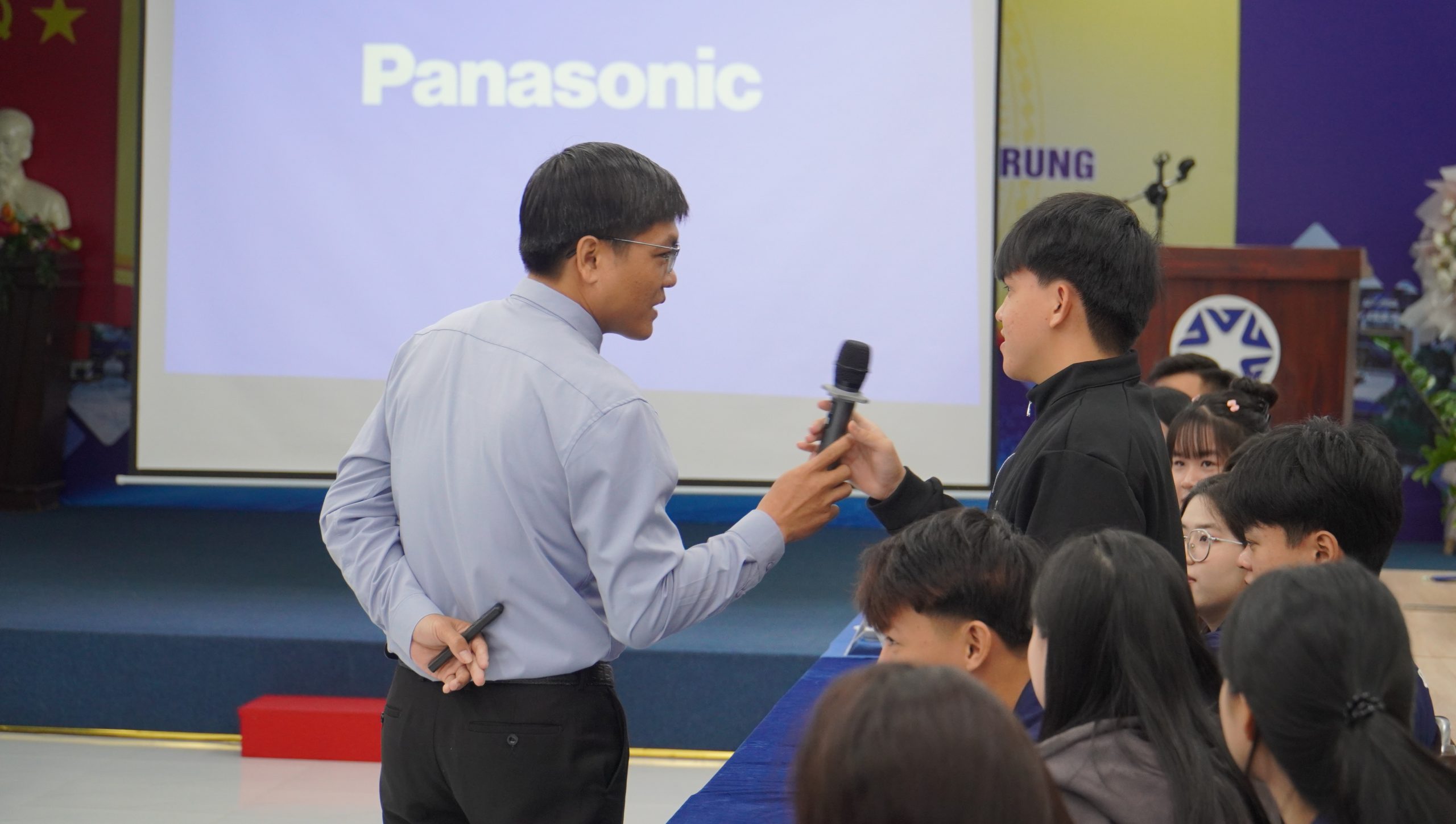 Chuyên đề Giáo dục giới tính, sức khỏe sinh sản thanh thiếu niên và tuyên truyền phòng chống HIV/AIDS 5 Dsc08954