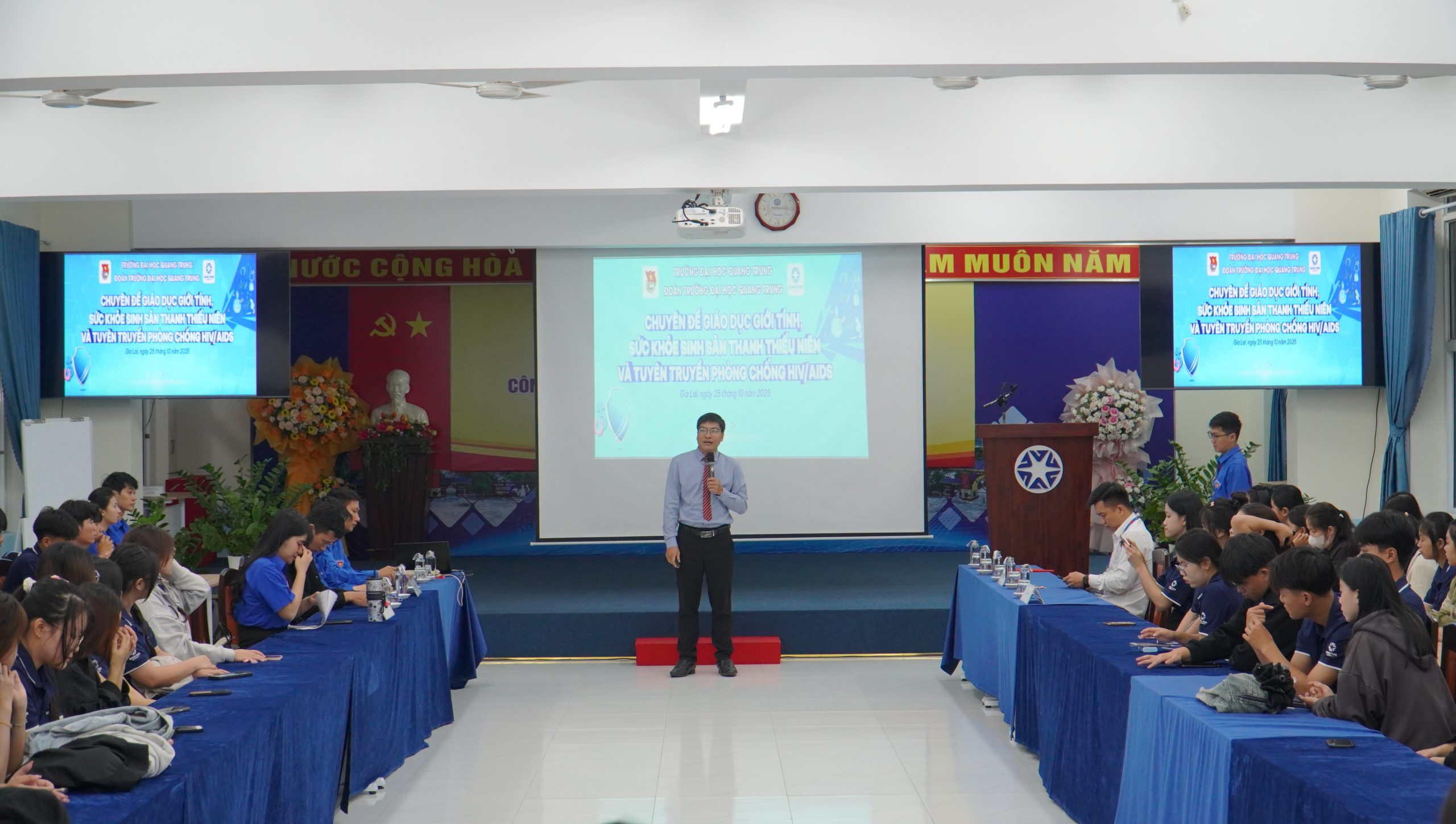 Chuyên đề Giáo dục giới tính, sức khỏe sinh sản thanh thiếu niên và tuyên truyền phòng chống HIV/AIDS 1 Dsc08959