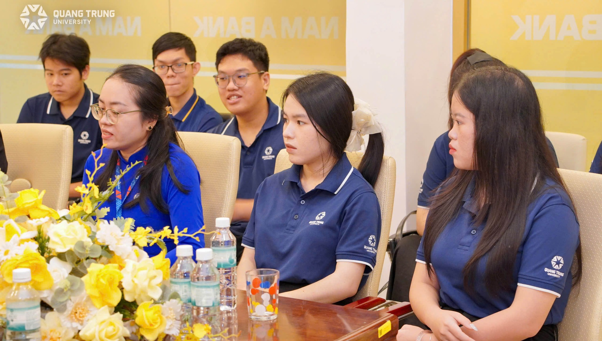 Sinh viên QTU trải nghiệm thực tế nghề Tài chính – Kế toán tại Nam A Bank Quy Nhơn 5 571149856 1231210802361963 4707191917988640853 N