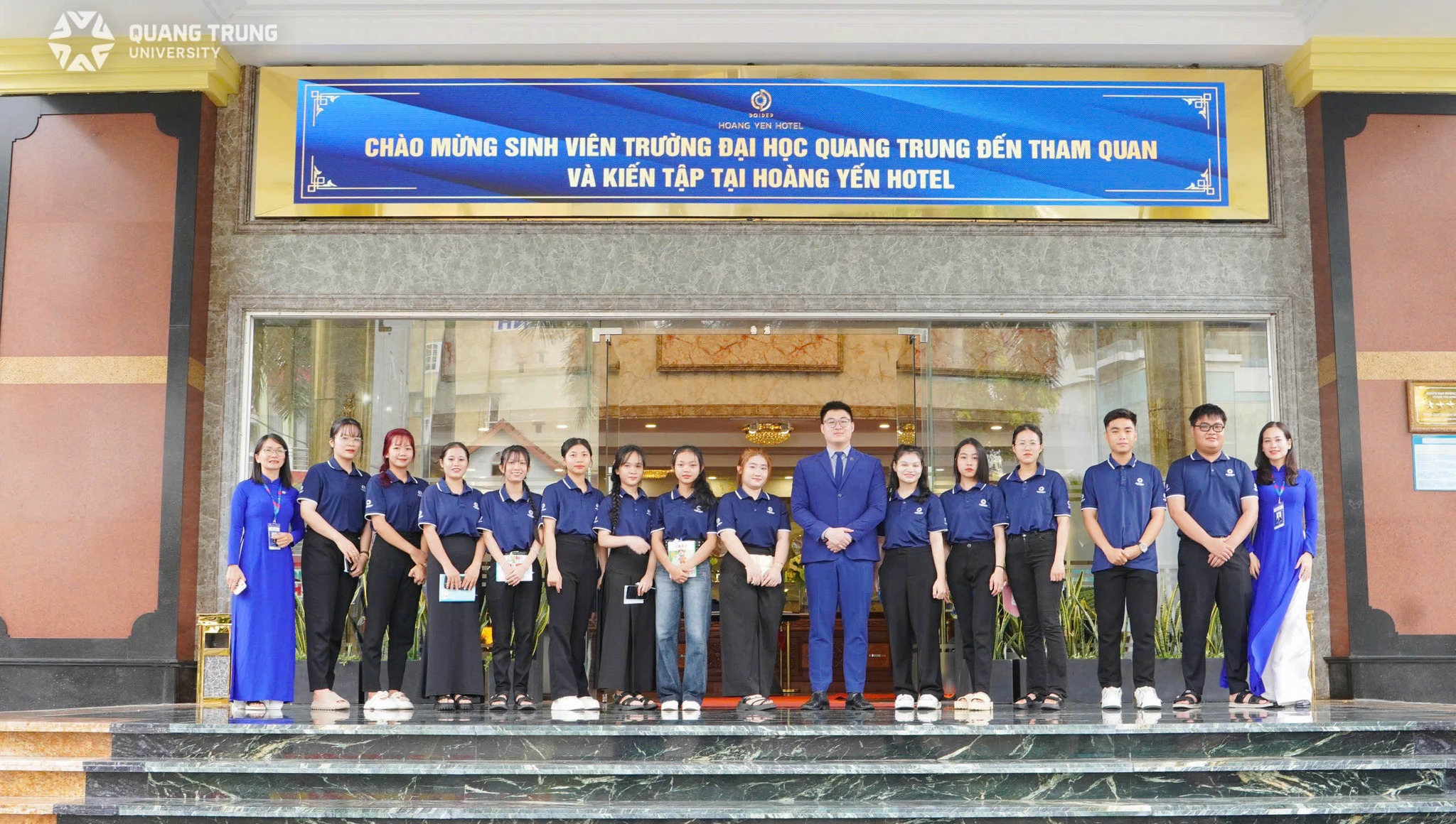 Trang chủ QTU 25 Sinh viên QTU trải nghiệm thực tế nghề tại Sandals Hoàng Yến – Học thật, làm thật, trưởng thành thật