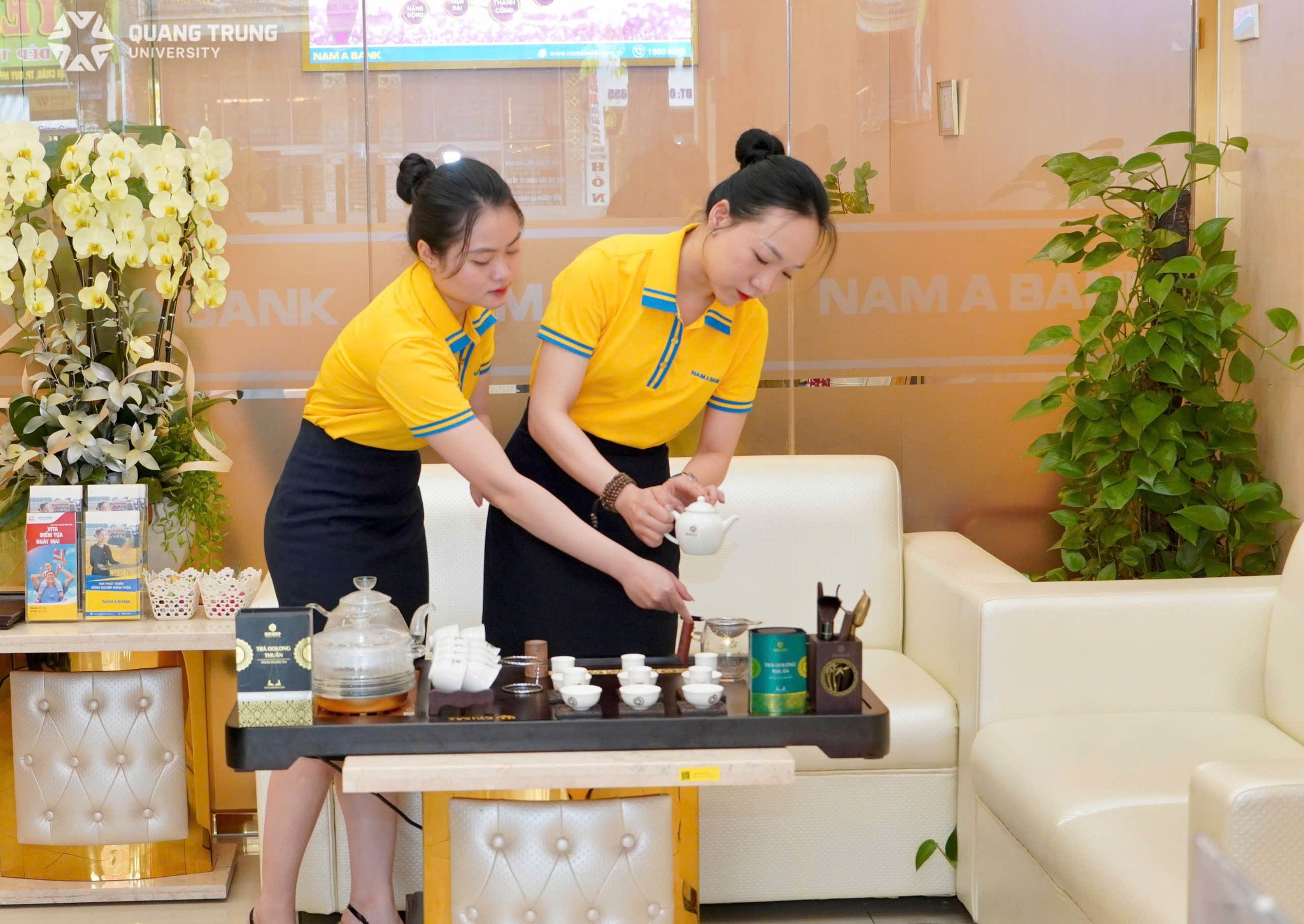 Sinh viên QTU trải nghiệm thực tế nghề Tài chính – Kế toán tại Nam A Bank Quy Nhơn 9 572123769 1231210885695288 1822485494123142389 N