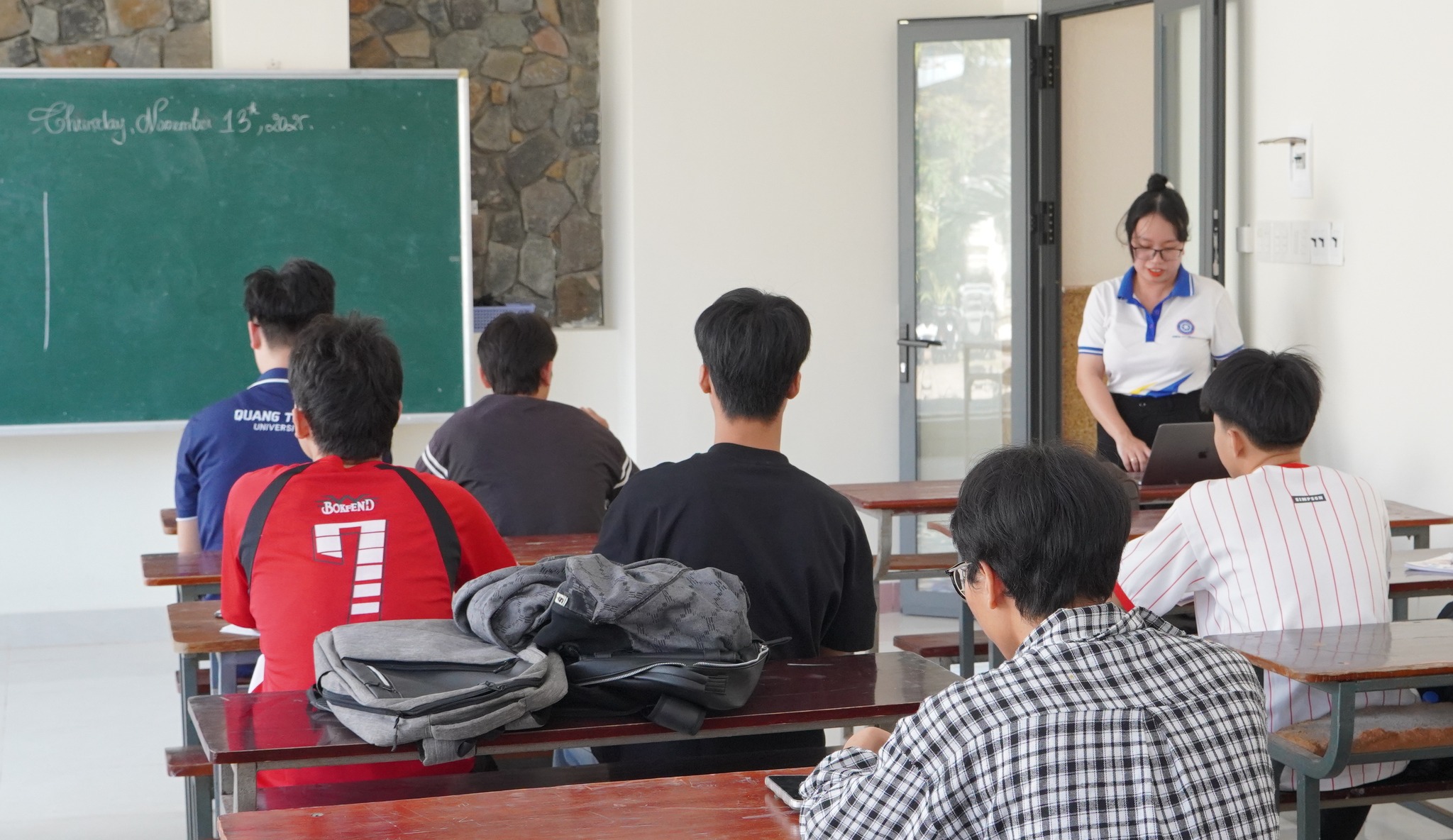 Trường Đại học Quang Trung ổn định hoạt động giảng dạy sau bão số 13