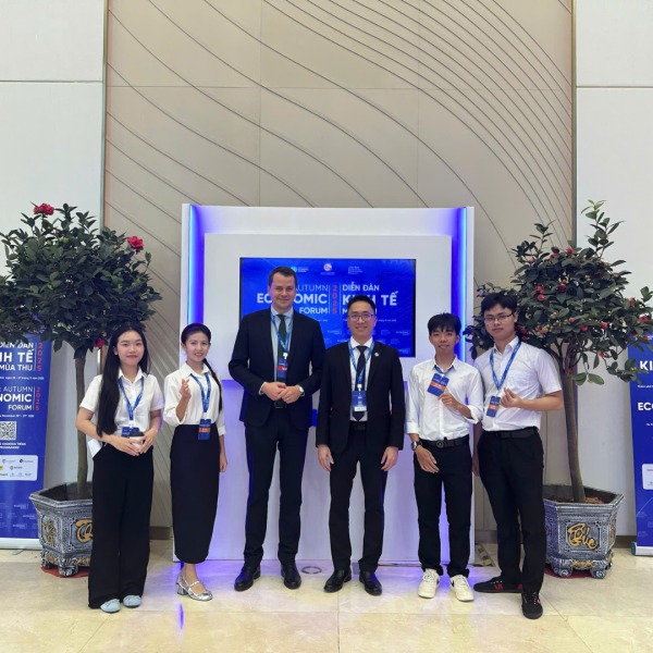 Trường Đại học Quang Trung tham dự Talkshow “Intelligent Generation NOW" 3 Thiết Kế Chưa Có Tên