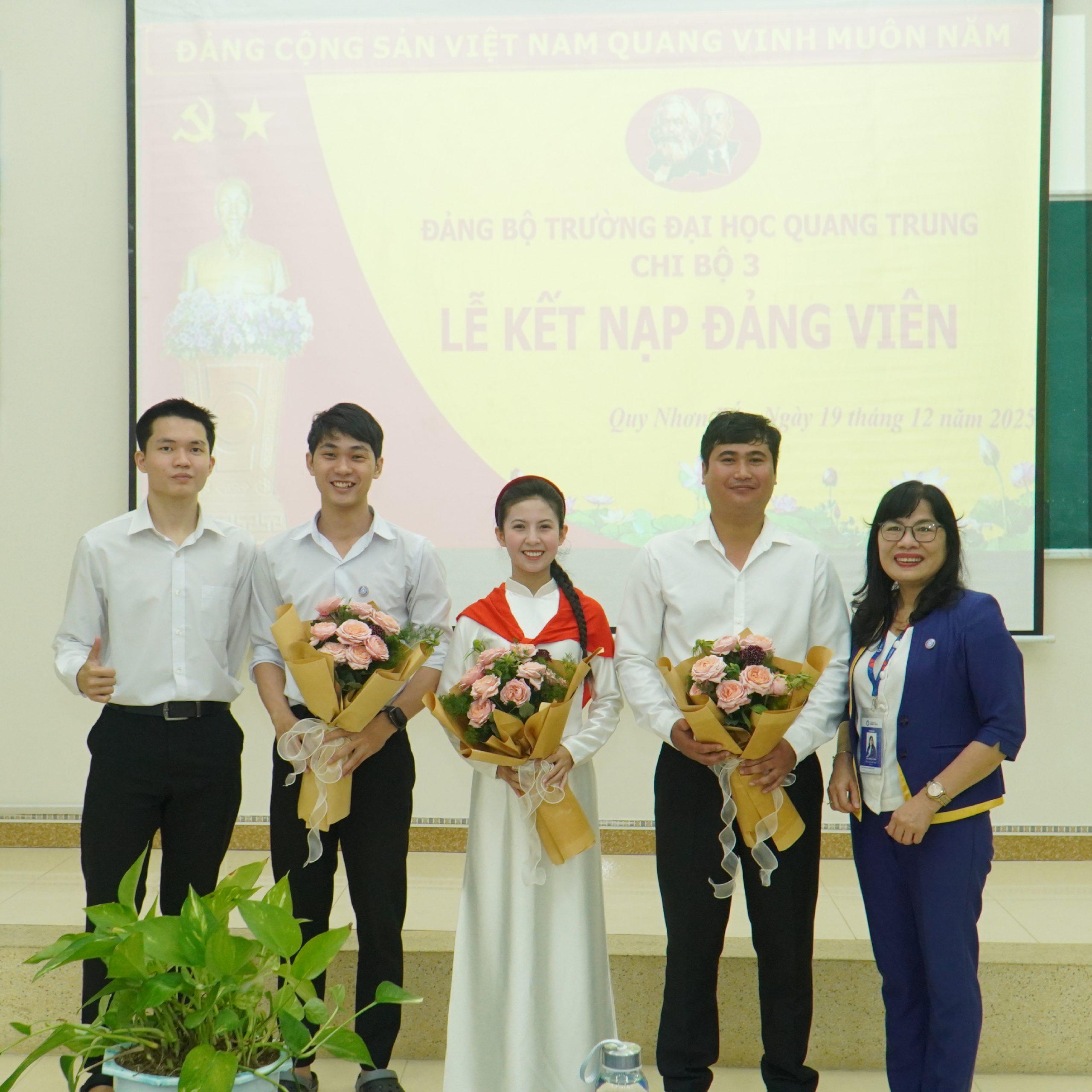 Trang chủ QTU 24 Bồi dưỡng lý tưởng, ươm mầm đội ngũ Đảng viên trẻ trong sinh viên